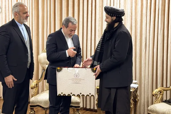 کمکهای بینالمللی به افغانستان به 'حکومتهای طالبان و ایران سود میرساند'