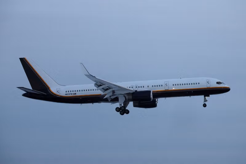 جنگ خاورمیانه درآمد هواپیمایی طالبان را افزایش داده است