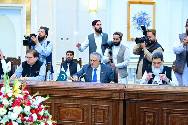 اسحاق ډار: له طالبانو سره سیاست کې پرمختګ شوی خو په ترهګرۍ ضد جګړه کې شاته پاتې یو