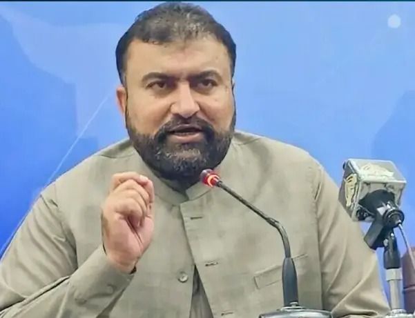 د پاکستان د کورنیو چارو وزیر: د بې قانونه کډوالو د اېستلو پرېکړه کې بدلون نه راځي