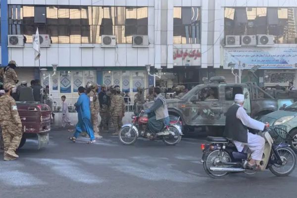 Taliban Arrests 70 Money Changers in Herat, Say Local Sources
