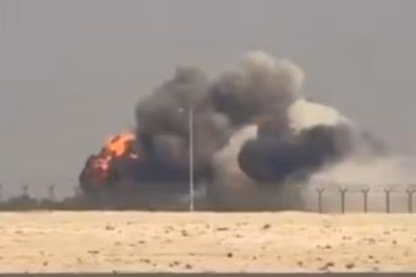 یک جنگنده هند در جریان نمایش هوایی در دبی سقوط کرد