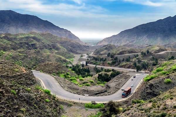 خېبر پښتونخوا؛ وسله والو په پېښور کې دوه پاکستاني عسکر وژلي