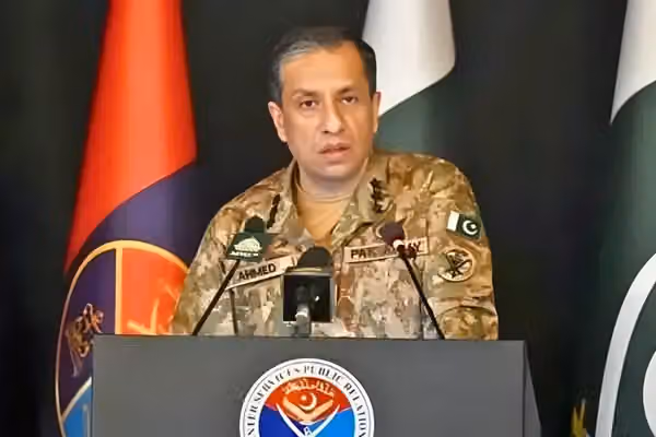 سخنگوی ارتش پاکستان: دهها گروه تروریستی در افغانستان فعالیت میکنند
