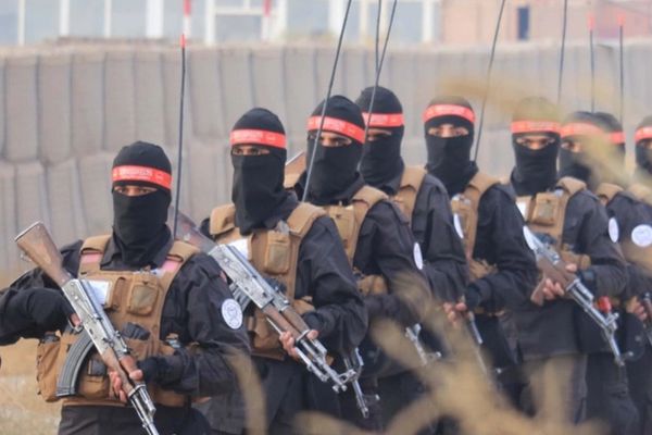 ملابرادر په کندهار کې د ۵۲۵ پولیسو فراغت غونډې ته وینا کې: ځواکونه د نظام ستنې دي