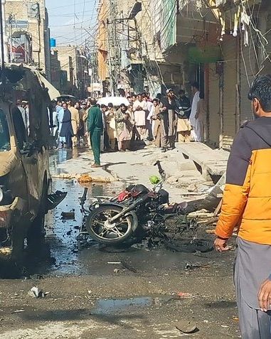 په کوټه کې د چاودنې له امله د دریو پولیسو په ګډون نهه کسان ټپیان شول