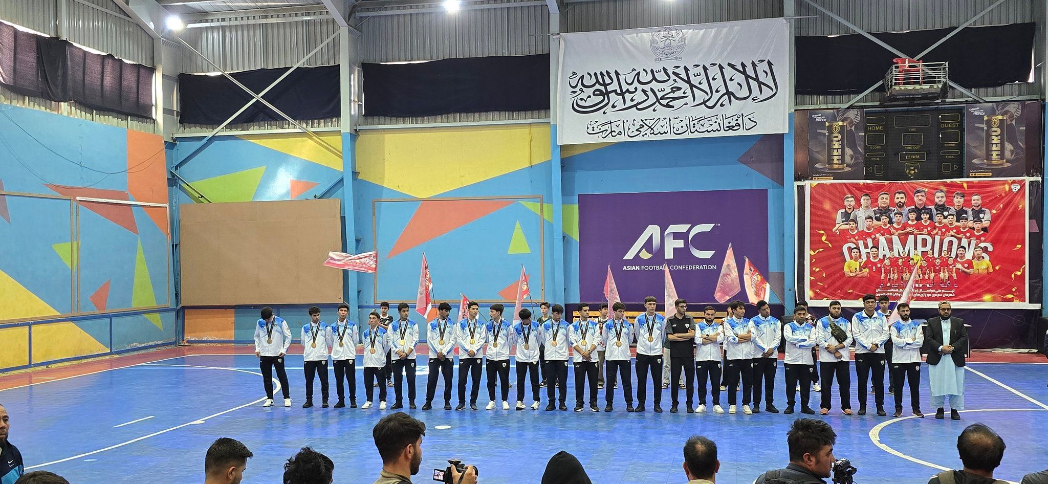 د اسیام جام تر ګټلو وروسته؛ د افغانستان د فوټسال ۱۷ کلنه لوبډله کابل ته رسېدلې