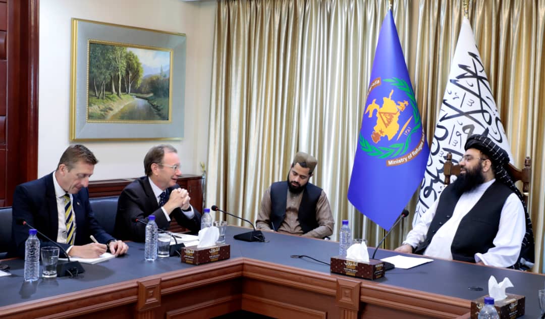 وزیر مهاجرین و کاردار سفارت بریتانیا برای افغانستان 