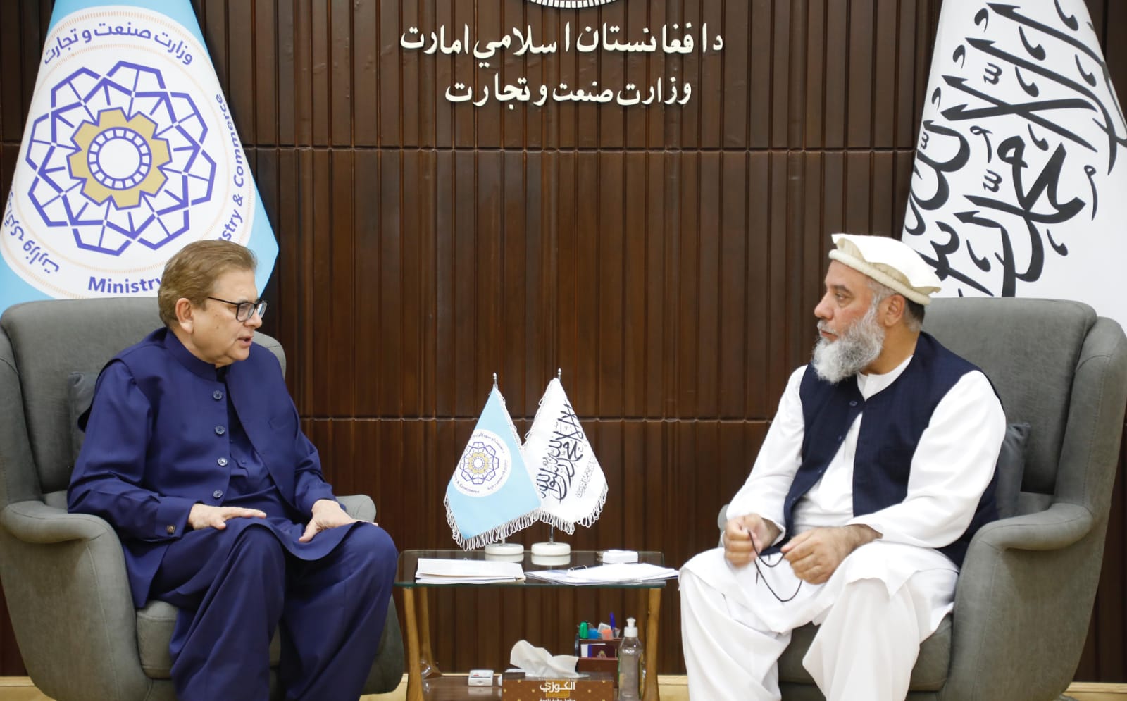 وزیر طالبان با نماینده پاکستان درباره تأثیر تنش‌های سیاسی بر روابط بازرگانی گفت‌وگو کرد 