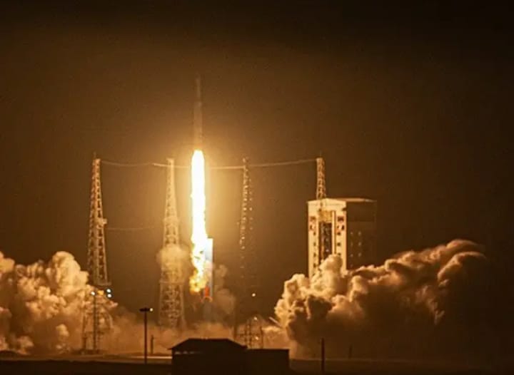 ایران برای نخستین بار سه ماهواره را هم‌زمان به فضا پرتاب کرد