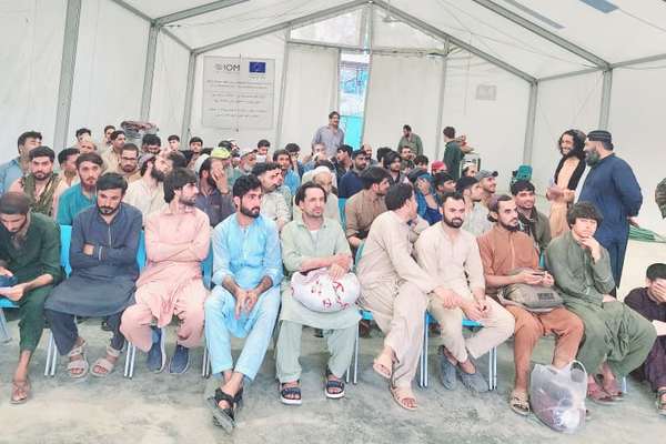 بیش از هزار مهاجر افغان پس از گذراندن حبس از پاکستان اخراج شدند