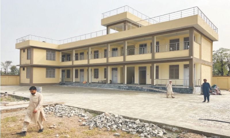 د خیبر ولسوالۍ ښوونځي پر ډیورنډ کرښه د نښتو له کمېدو وروسته بېرته پرانېستل کیږي