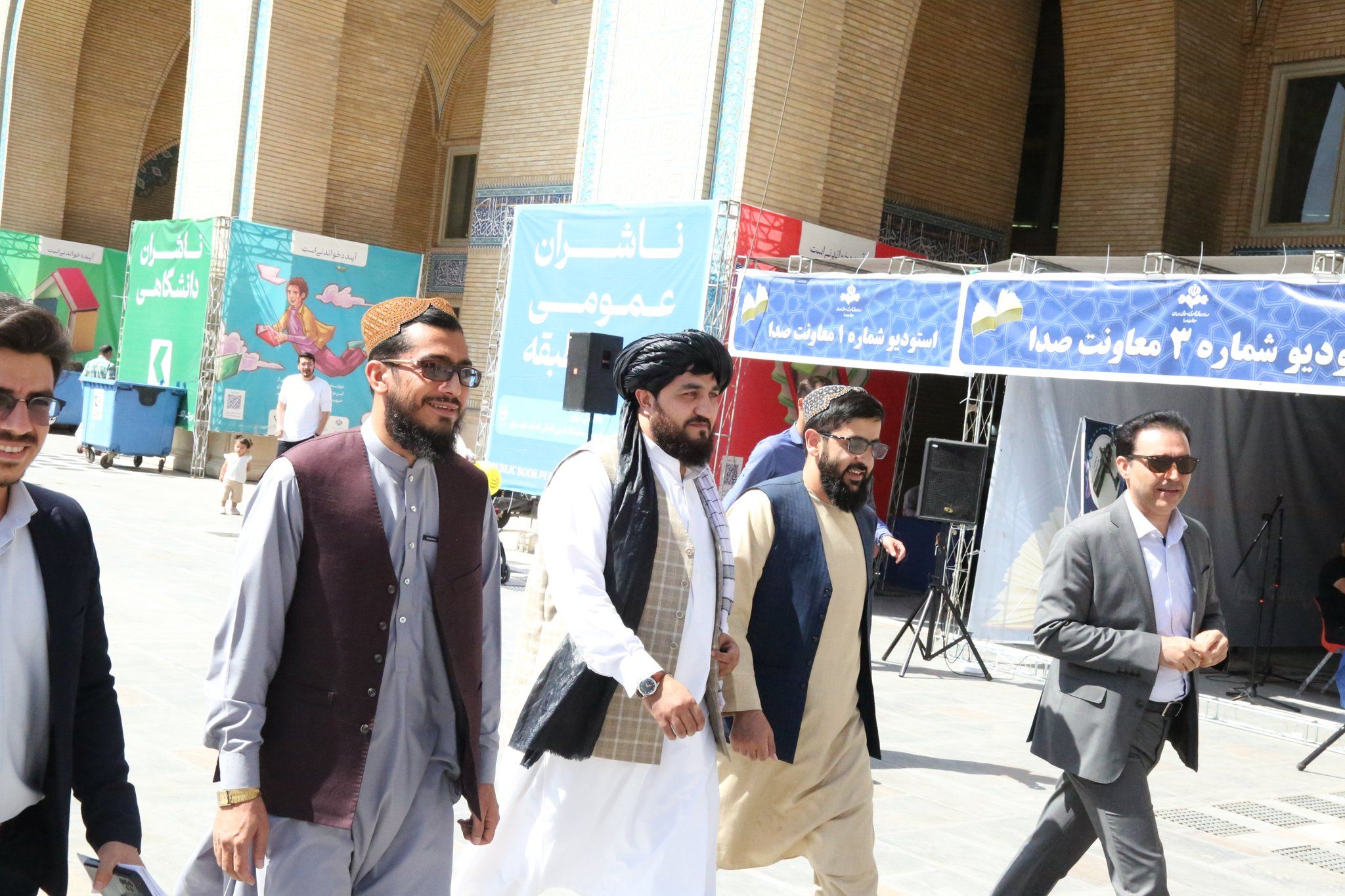 شماری از دیپلومات‌های طالبان از نمایشگاه بین‌المللی کتاب تهران بازدید کردند