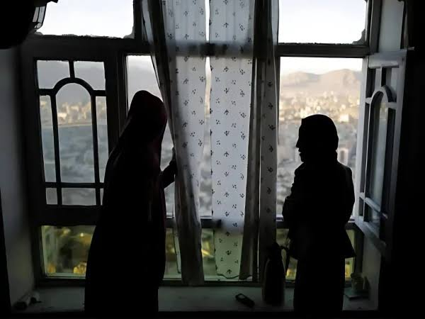 له پاکستان نه د ستنېدو اندېښنه؛ د ښځینه افغان محصلانو د زده‌کړو هیلې له ګواښ سره مخ دي