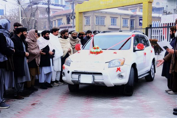 تقدیر از ورزشکاران مدالآور افغانستان با اهدای موتر و موتورسایکل در کابل