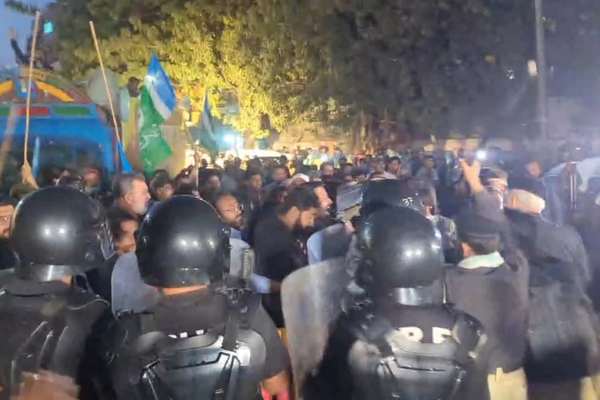 د پاکستان د بشري حقونو شورا په کراچۍ کې د جماعت اسلامي پر لاریونوالو تاوتریخوالی غندلی