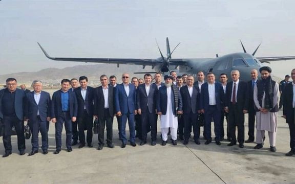 د ازبکستان جمهوريت رسمي پلاوی کابل ته رسېدلی