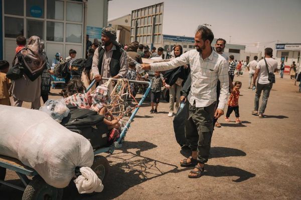 الجزیره: افغان راستنیدونکي د اقتصادي او اقلیمي بحرانونو سره مبارزه کوي