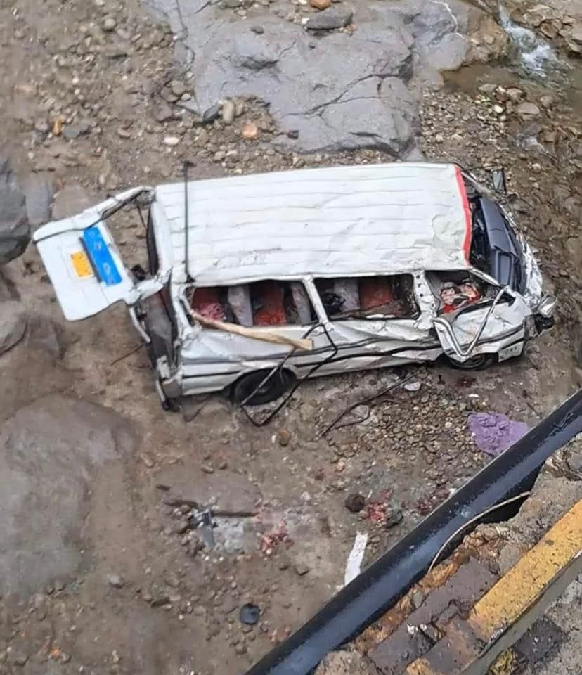 ځايي سرچینې: د کابل او جلال اباد پر لویه لاره په یوه ترافیکي پېښه کې ١٥ کسان مړه شوي