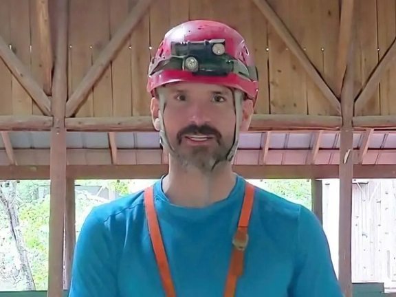 د ترکیې د ۱۰۰۰ مترو په یو ژور غار کې د بند سړي پسې عملیات پیل شول