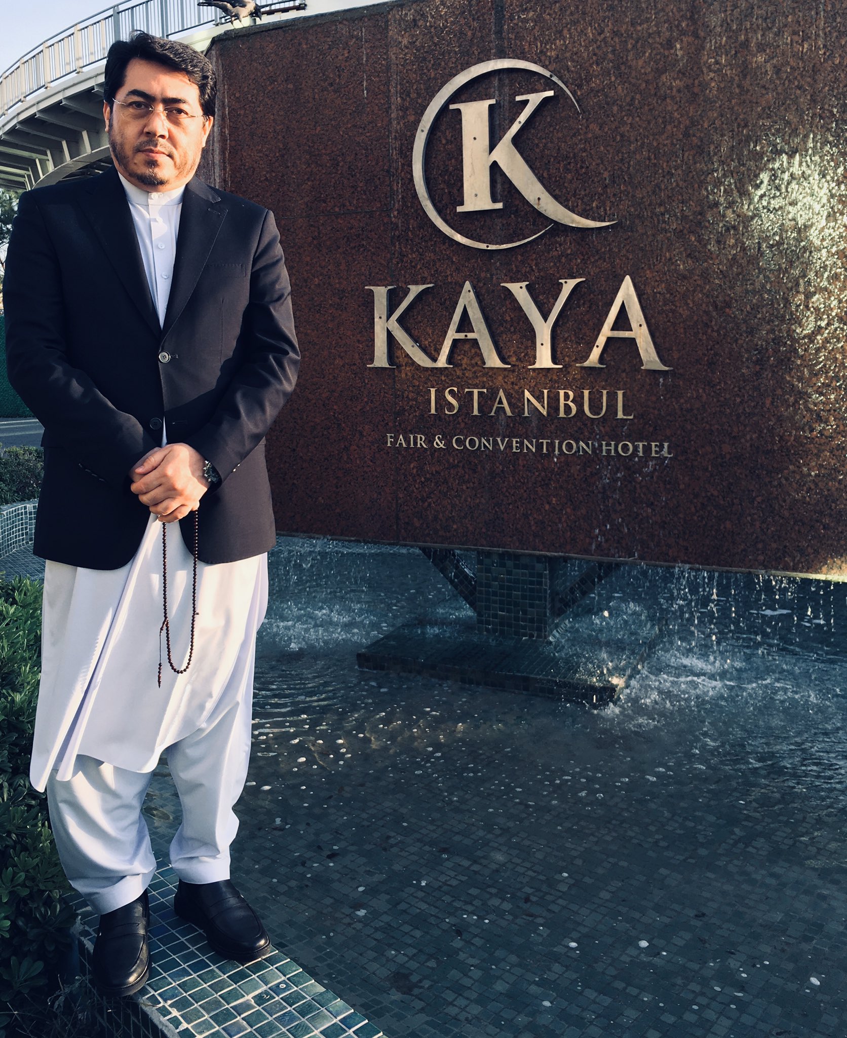 جعفر مهدوي په ترکیه کې د طالبانو له مخالفو سیاسي څېرو سره خبرې اترې کړې دي