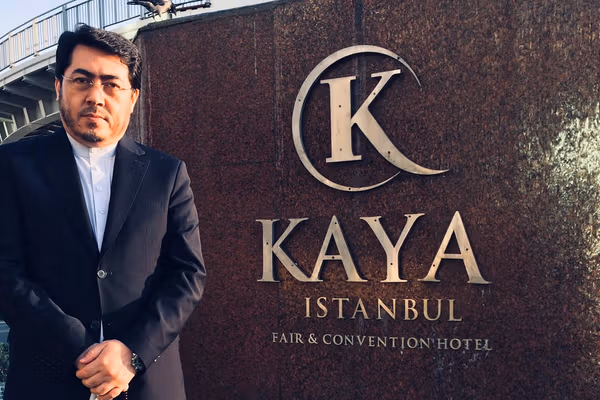 جعفر مهدوي په ترکیه کې د طالبانو له مخالفو سیاسي څېرو سره خبرې اترې کړې دي