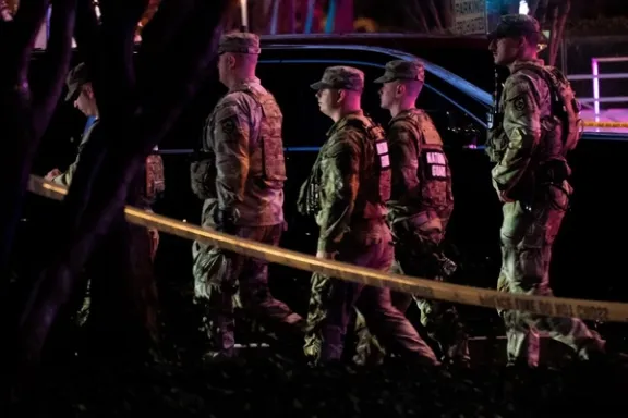 وزیر امنیت داخلی امریکا تایید کرد که مظنون تیراندازی به دو سرباز پناهجوی افغان است