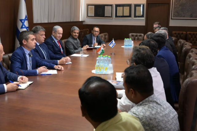 نتنياهو يلتقي أيضًا مجموعة من كبار الصحفيين الهنود