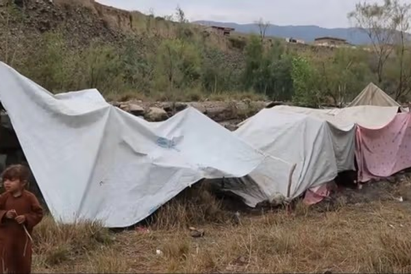 طالبان: د پاکستان د بریدونو له امله تر ۲۱زره ډېرې کورنۍ بېځایه شوې دي