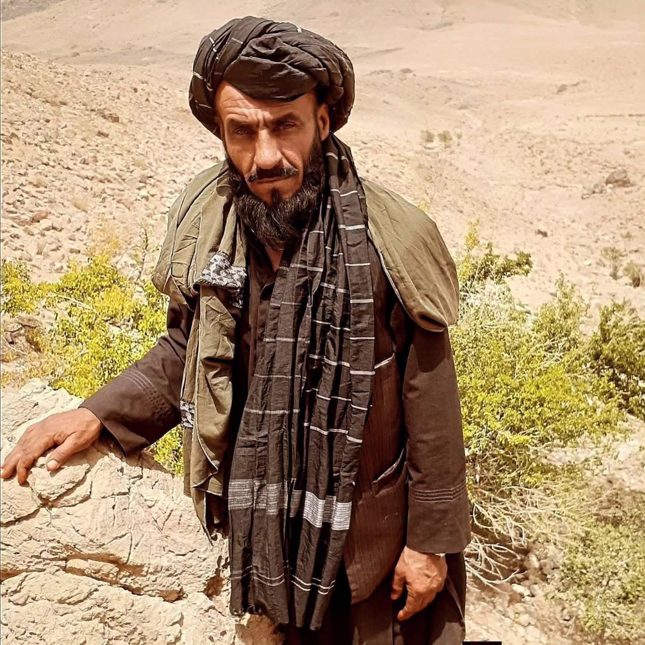 شین منګی پر سر مازیګر دی؛ د پښتو نوموتی سندرغاړی ثاني عبیدالله جان له ورپېښې ناروغۍ ومړ