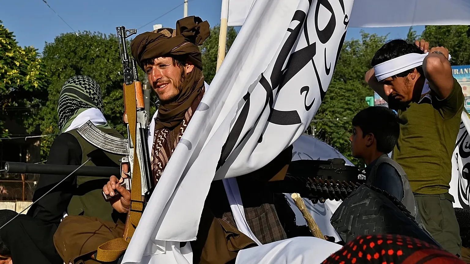 موندنې: د مخالفو جبهو د فعالیتونو له پراخېدو سره طالبان په خپلو ادارو کې«نفوذیانو»پسې ګرځي