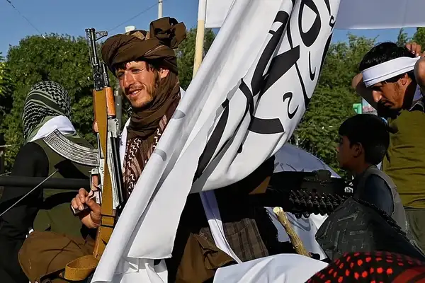 موندنې: د مخالفو جبهو د فعالیتونو له پراخېدو سره طالبان په خپلو ادارو کې«نفوذیانو»پسې ګرځي