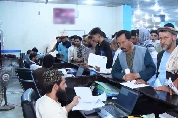 طالبان: د افغان کډوالو د هویت د تثبیت لپاره یو شمېر هېوادونو ته کاري ډلې استوو