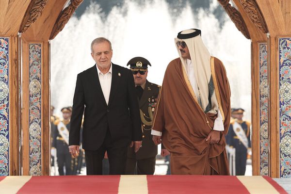 قطر هوکړې ته د رسېدو لپاره تهران ته د ۱۲ مېلیارد ډالرو وړاندیز په اړه راپورونه رد کړل