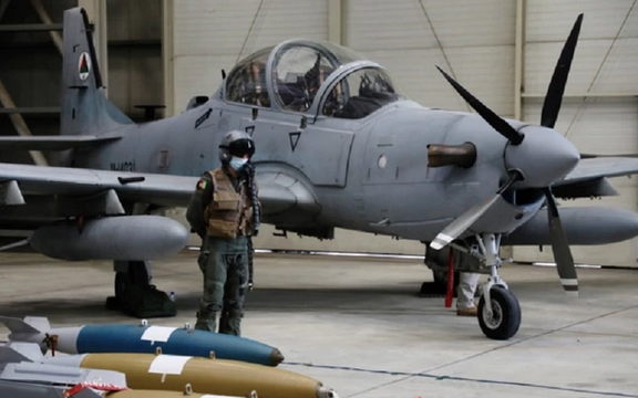 خواست طالبان از پیلوتهای اردوی پیشین افغانستان: به وظیفه خود برگردید