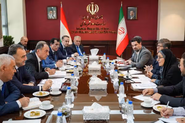 د ایران او فراه ترمنځ سړک شاوخوا یوه میاشت وروسته پرانیستل کیږي