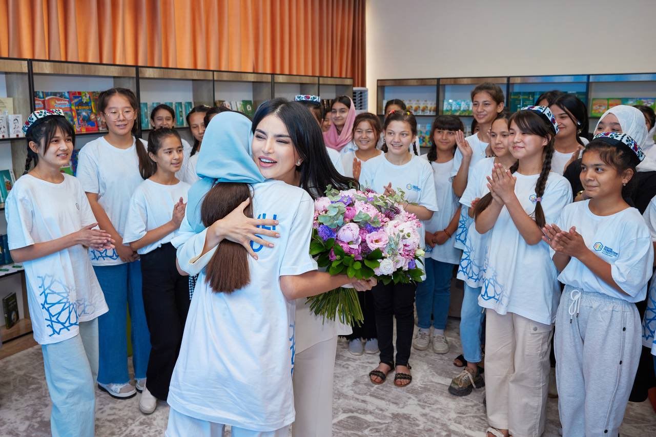 احساس غرور دختر رئیس‌جمهور اوزبیکستان؛ شماری از دختران افغان در ترمذ آموزش دیدند