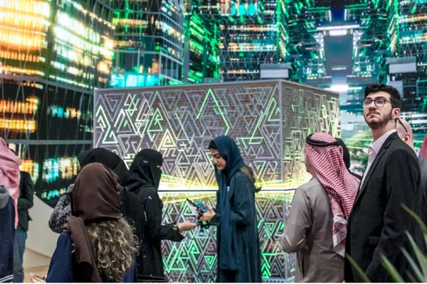 سعودي د مصنوعي ځيرکتيا په برخه کې د ښځو د ونډې له مخې نړۍ کې لومړی مقام وګاټه