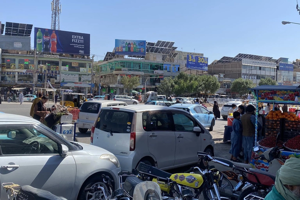 حضور کمرنگ زنان در بازارهای هرات پس از بازداشت گسترده بهدست طالبان