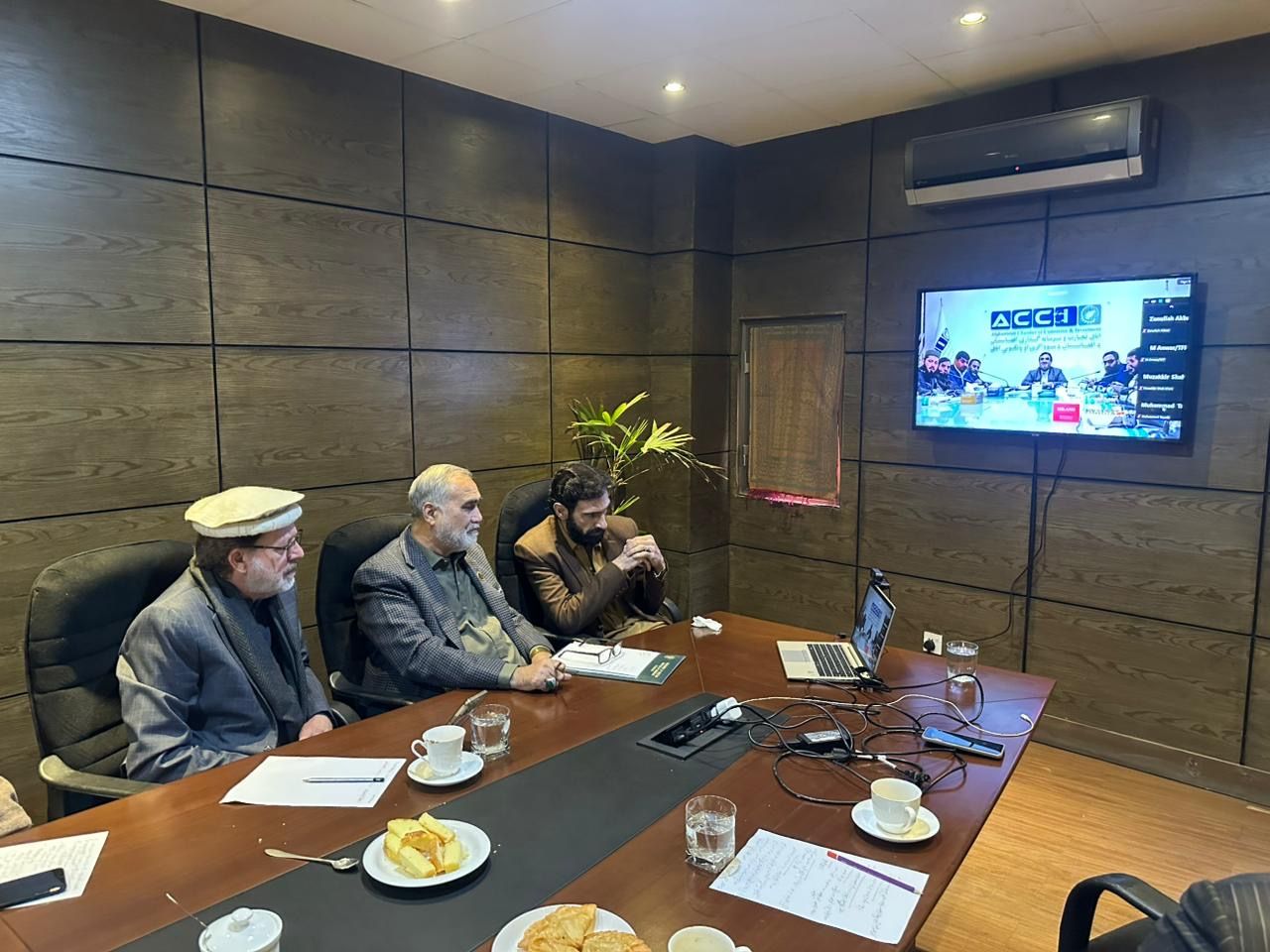 د سوداګرۍ د بیا پیل کېدو لپاره افغان او پاکستاني سوداګرو ګډه ۱۲کسیزه کمېټه جوړه کړه