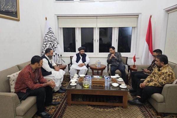 د طالبانو سفیر له اندونیزیایي چارواکو سره د دوه اړخیزو جګپوړو ناستو پر همغږۍ غږېدلی