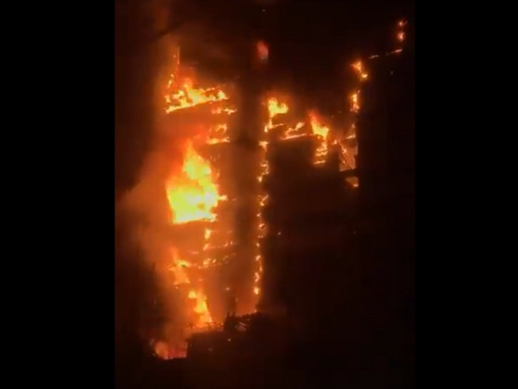 شفاخانه گاندی در تهران آتش گرفته است