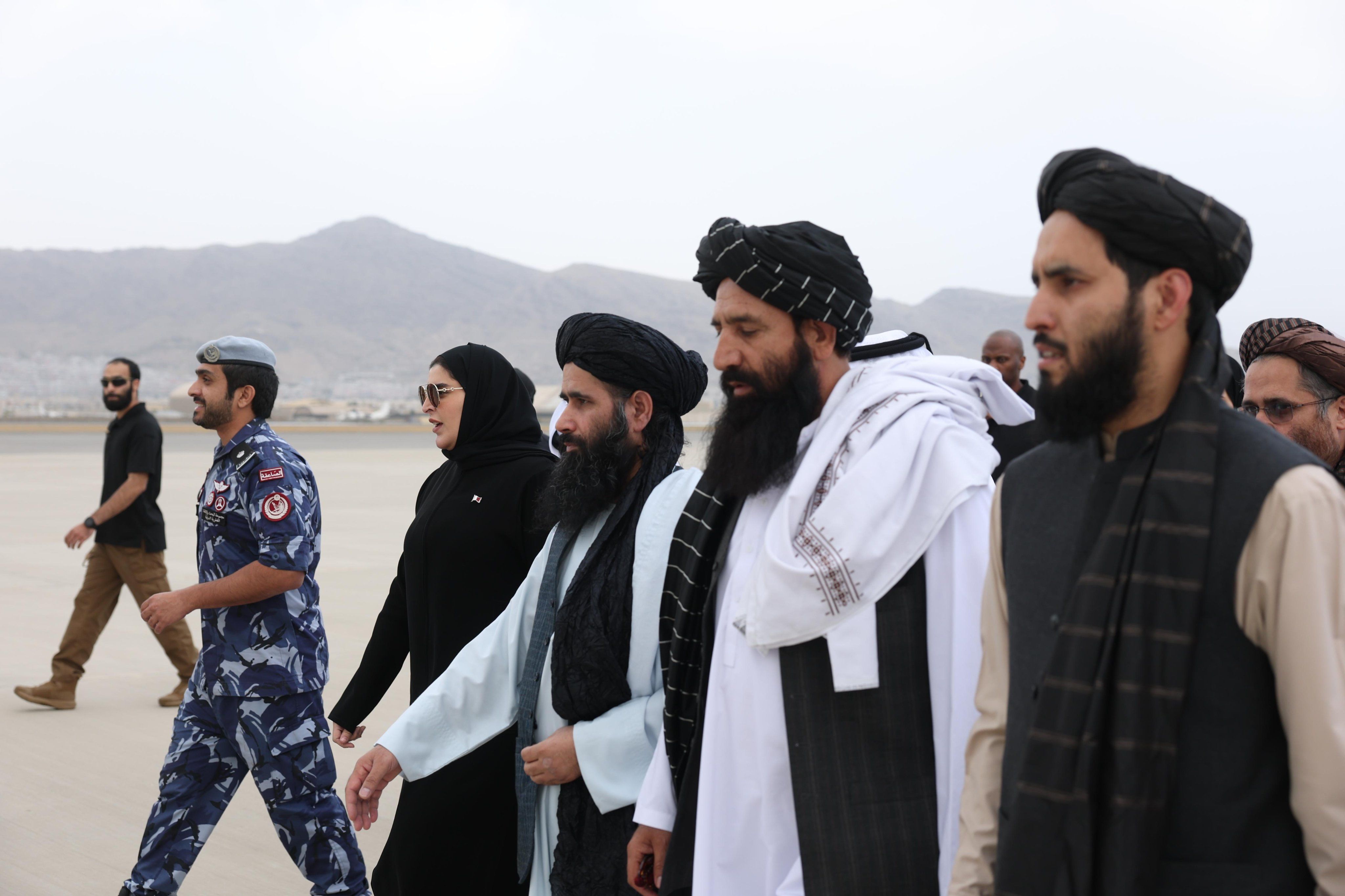 وزیر قطر در امور همکاری‌های بین‌المللی، با بسته‌ای از کمک‌های بشردوستانه به کابل رفته است 