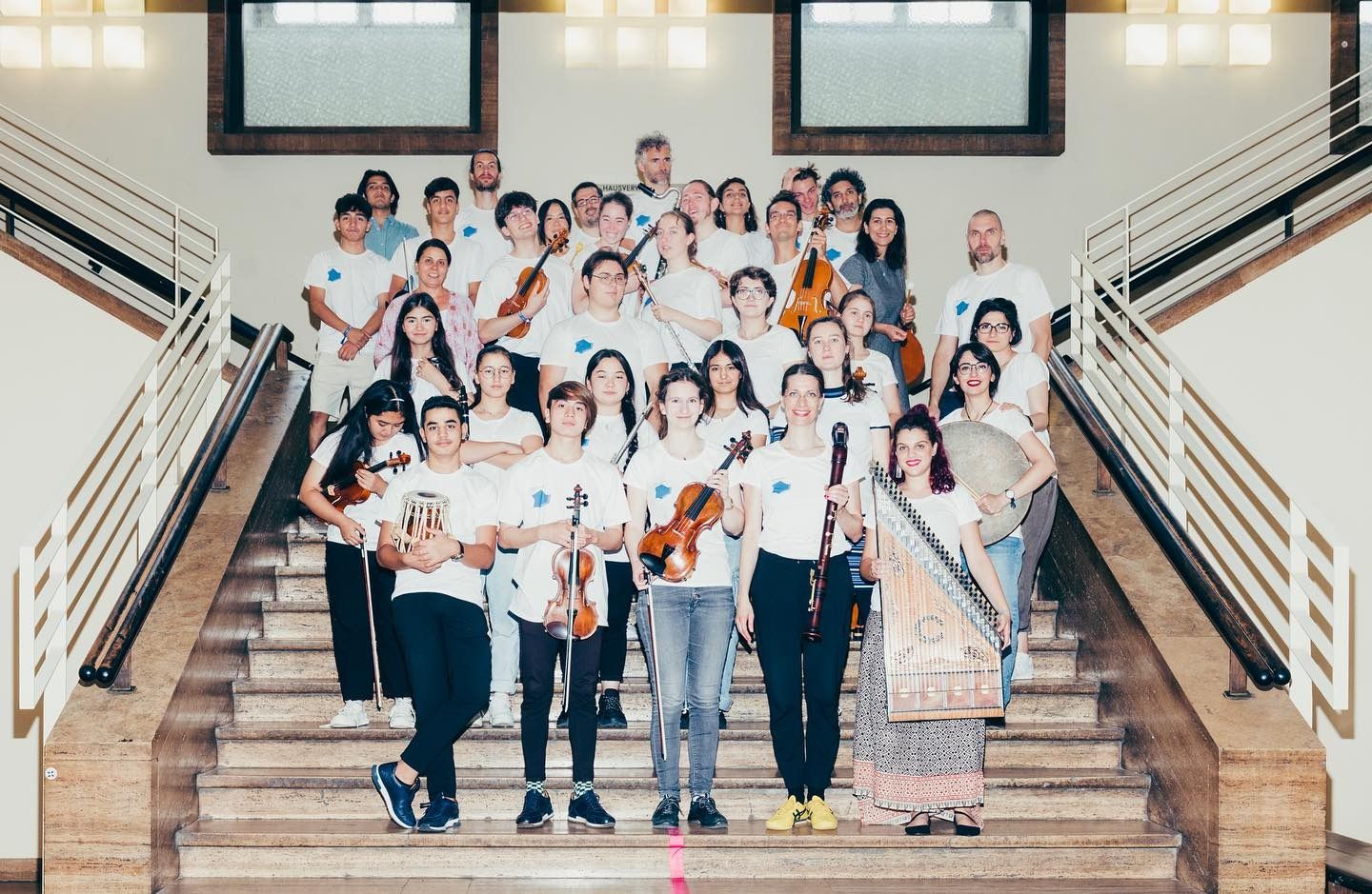 هنرمندان افغان، آلمان و ایران به حمایت از زنان افغان و ایران در شهر بن کنسرت برگزار کردند