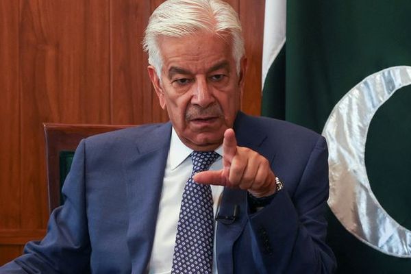 وزیر دفاع پاکستان: طالبان را ایجاد کردیم اما غیر قابل اعتماد شده است