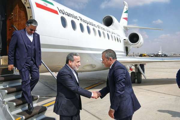 د ایران د بهرنیو چارو وزیر مصر ته ورسېد