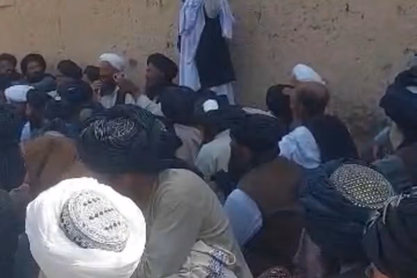 د موسیکلا قومي مشران: طالبان د کوکنارو د له منځه وړلو لپاره د خلکو کورونو ته ننوځي