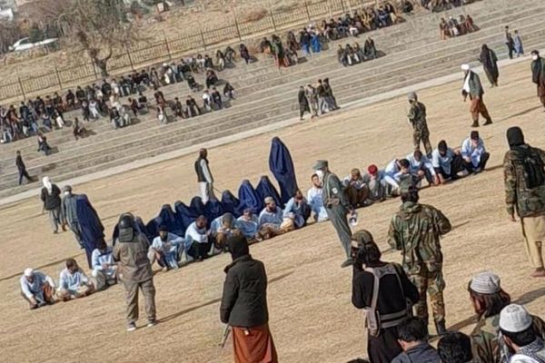 طالبانو په لغمان او پروان ولایتونو کې د دوو ښځو په ګډون درې کسان په دُرو وهلي