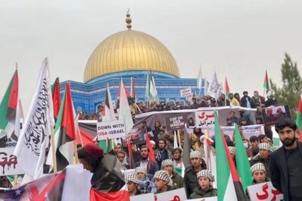 د کابل پوهنتون زدهکړیال: طالبان مو په زور د غزې په ملاتړ لاریونونو ته بیایي