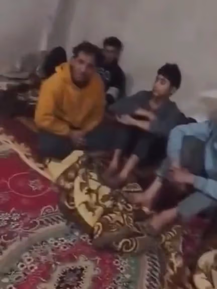 کودک نجاتیافته و منجیاش در «یک اتاق گرم»